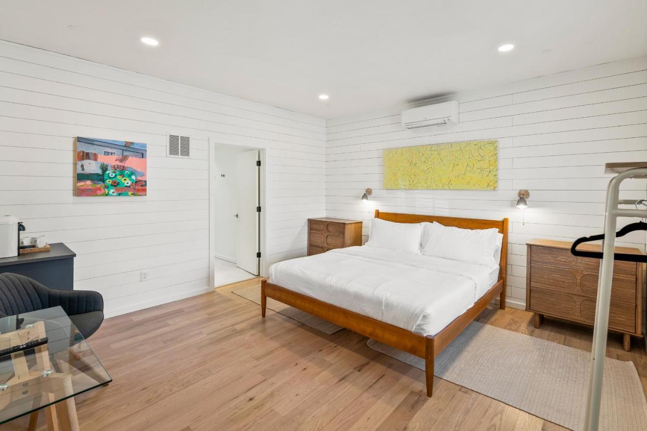 Boutique Room Steps From Downtown Mall Rose Jean Room 1 夏律第镇 外观 照片